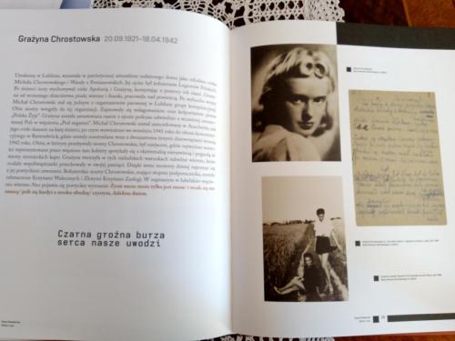 strona-katalogu-wystawy-Grazyna-Chrostowska